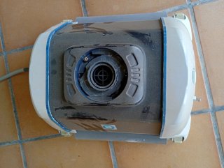 Robot limpia fondo para piscina.