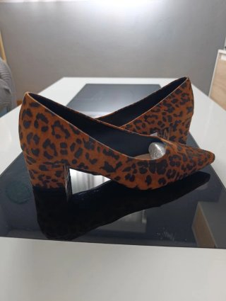 Zapatos tacón animal print nuevos