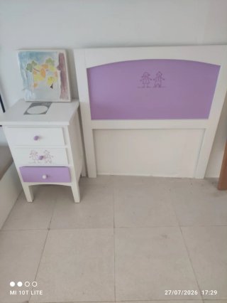 Cabecero infantil y mesita de noche