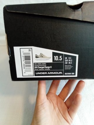 Zapatillas Under Armour niño beige/negro