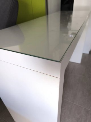 Tocador escritorio blanco Ikea con cristal