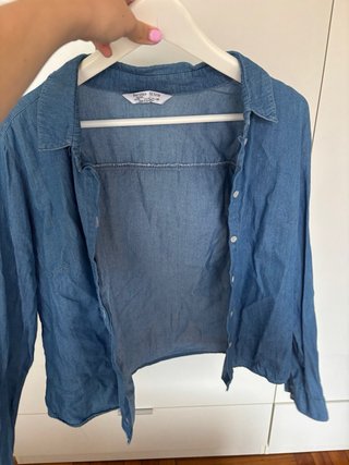Camisa vaquera con volantes talla M