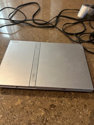 Consola (PS2 Slim Satin Silver)