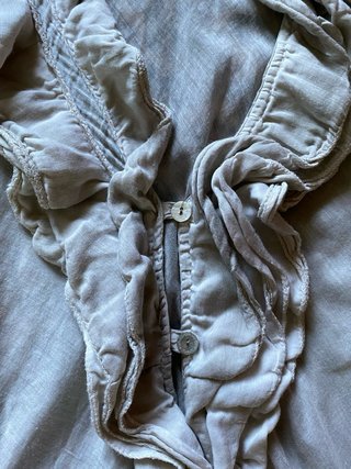 abito estivo smanicato con scollo a v