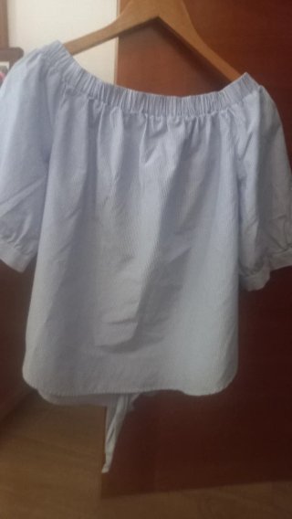 Camisa Off Shoulder Rayas Azul y Blanco