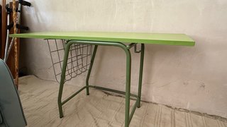 Pupitre escolar vintage verde