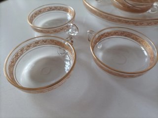 Bandeja y 6 tazas cristal oro