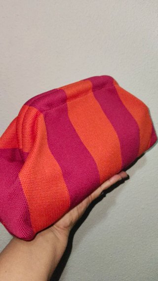 Bolso en tendencia rosa con naranja