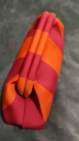 Bolso en tendencia rosa con naranja