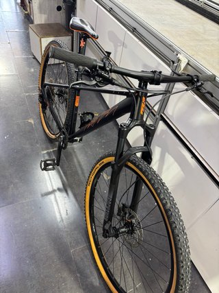 Bicicleta KTM Negra