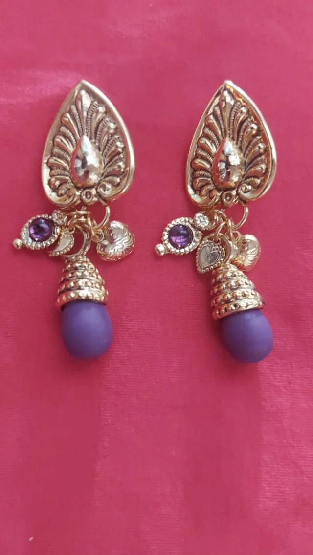 Pendientes vintage clip dorados morados