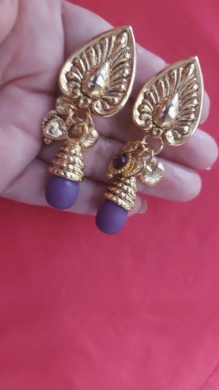 Pendientes vintage clip dorados morados