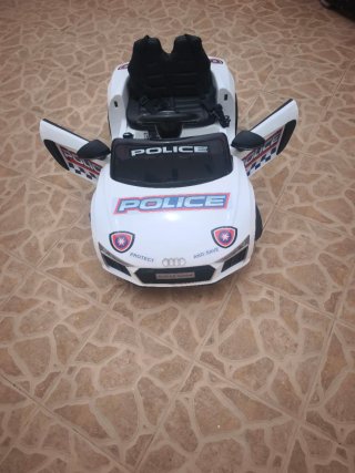 Coche eléctrico infantil Policía