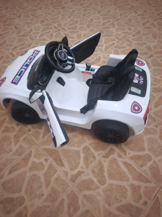 Coche eléctrico infantil Policía