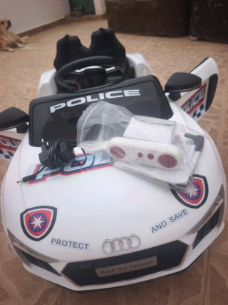 Coche eléctrico infantil Policía