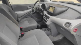 Nissan Almera Tino 2004
