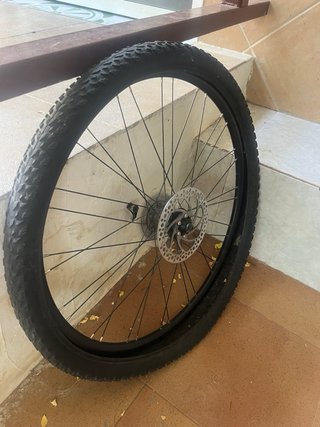 Bicicleta de montaña verde
