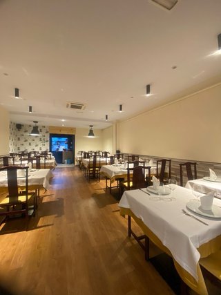 *Traspaso de Restaurante en Les Corts (Barcelona)*