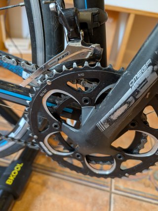 Bicicleta Carretera + Rodillo Bkool Smart Pro 2