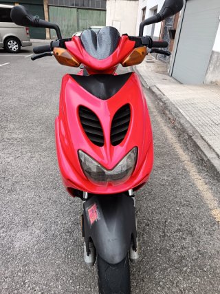 YAMAHA AEROX 50