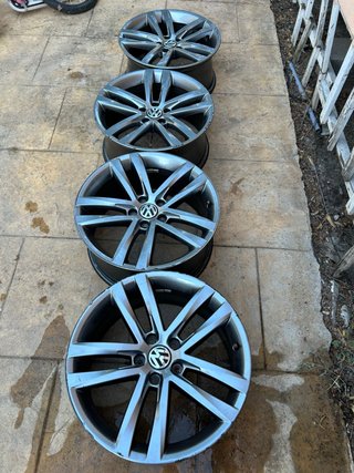 Llantas Volkswagen (2 unidades)