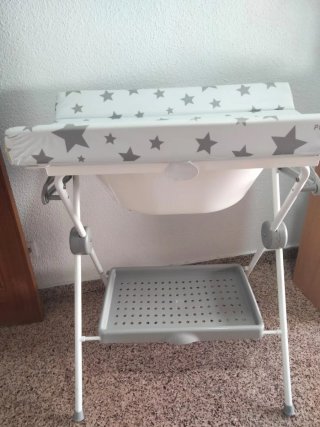 Cambiador de bebé con estrellas