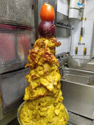 Asador de kebab Potis completo y funcionando.