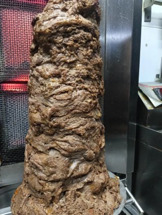 Asador de kebab Potis completo y funcionando.