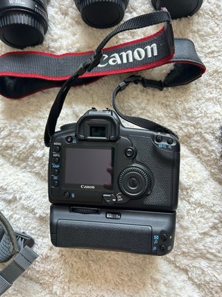 Canon EOS 5D + Grip BG-E4 + 3 Lentes
