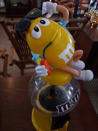 Distributore M&M's Giallo