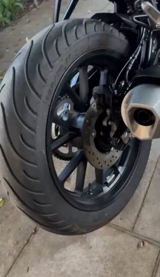 Yamaha YZF125 R125 Negra casco incluido