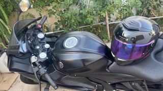 Yamaha YZF125 R125 Negra casco incluido