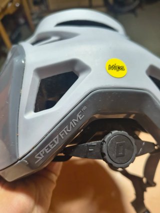 Casco Fox speedframe mips pro
