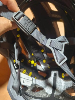 Casco Fox speedframe mips pro