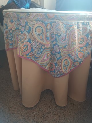 Mesa de camilla redonda cristal y tela