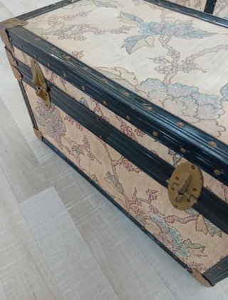 Baul de muebles antiguos