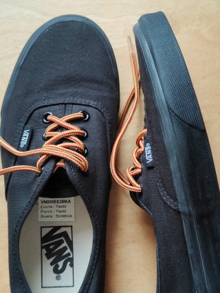 Zapatillas Vans Authentic negras cordones bicolor
