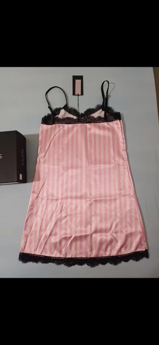 Camicia da notte Exes rosa a righe con pizzo
