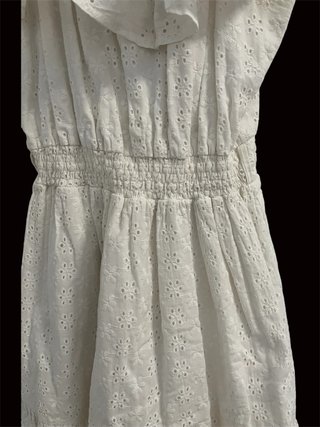 Vestido blanco boho hombros descubiertos bordado