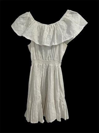 Vestido blanco boho hombros descubiertos bordado
