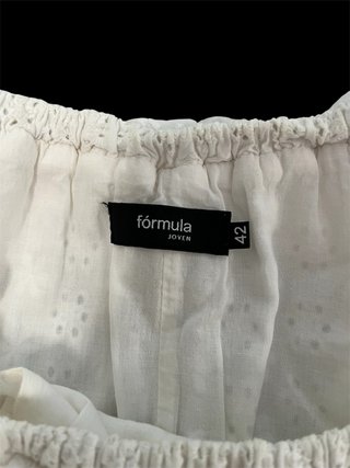 Vestido blanco boho hombros descubiertos bordado