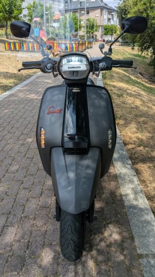 Moto Lambretta V125 Special Pirelli Edition