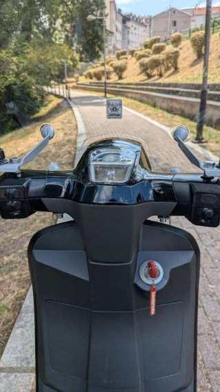 Moto Lambretta V125 Special Pirelli Edition