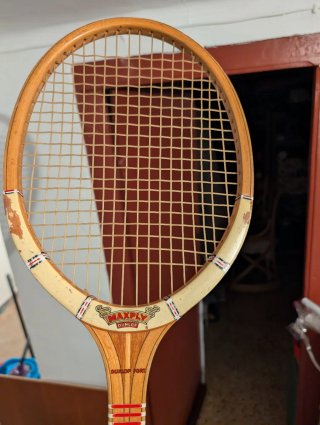 Raqueta Dunlop maxply