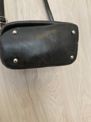 Bolso negro elegante con asa y bandolera