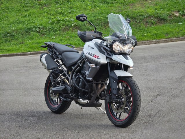 Triumph Tiger 800 XRX o cambio por Tiger 1200