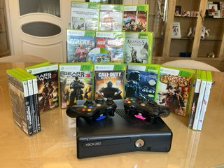 Xbox 360 Slim 500GB + 2 mandos + 30  juegazos