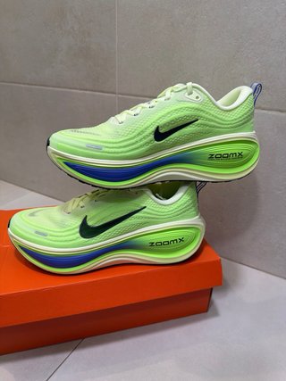 Nike Vomero Plus Talla 43 Nuevas