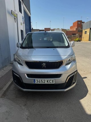 Peugeot Traveller 2017