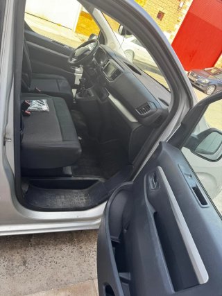 Peugeot Traveller 2017